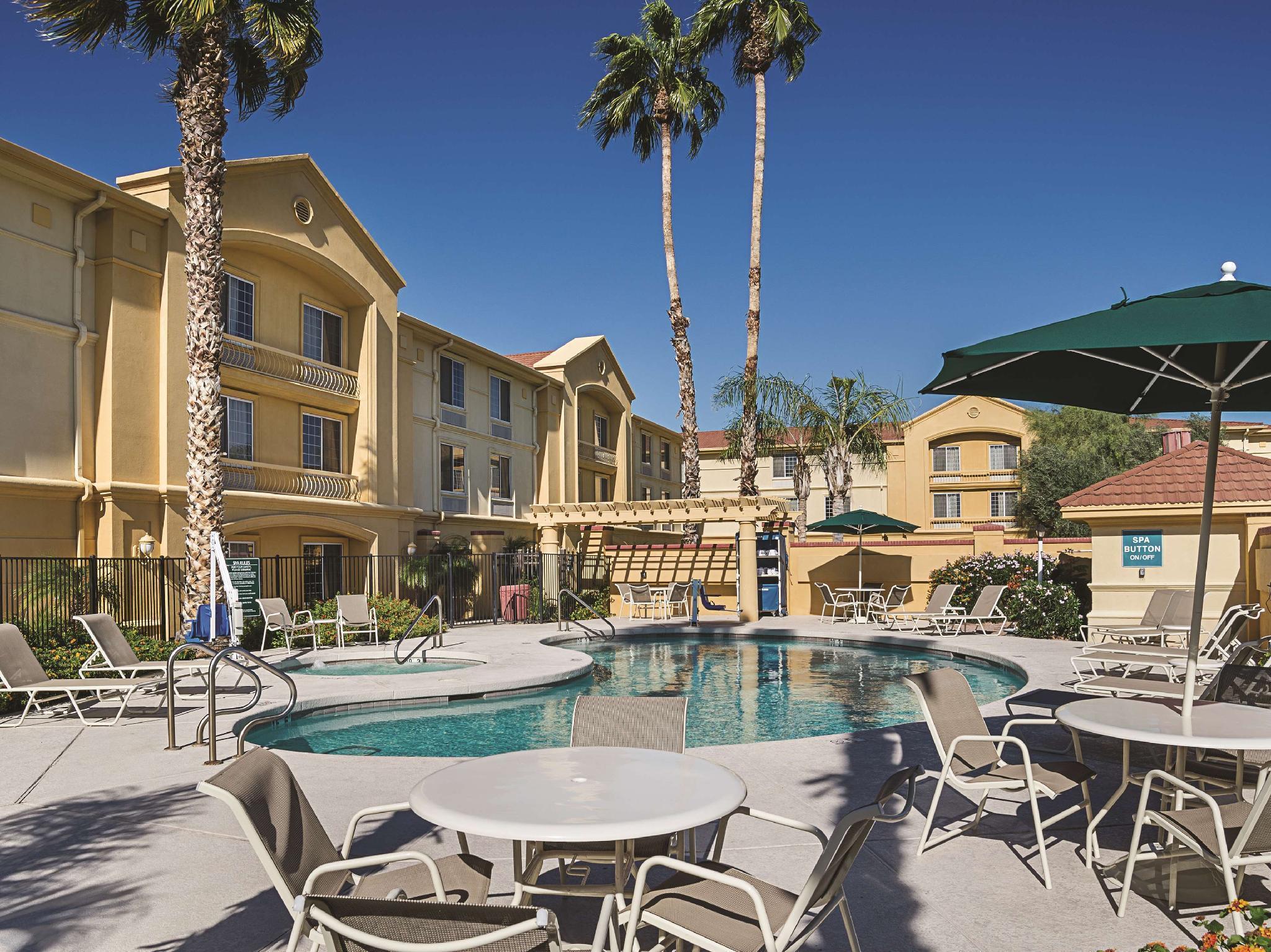 La Quinta By Wyndham Phoenix Scottsdale Exterior photo